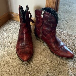 Dingo red leather cowboy boots